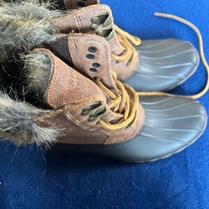 Sperry fur boots women’s size 7 great condition